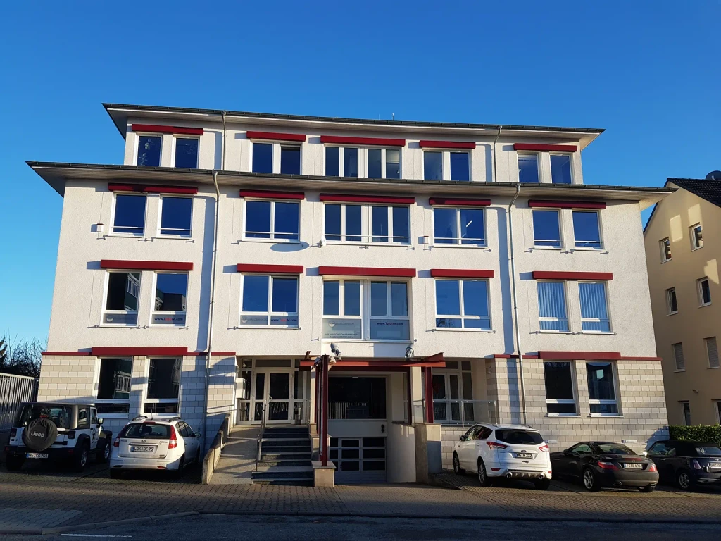 Ein Foto mit einer Immobilie