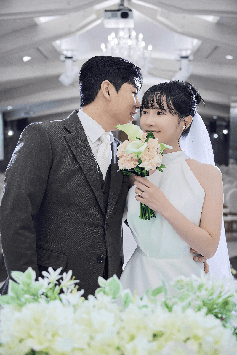 세인트메리엘 본식스냅 촬영 후기 | 디어데이스냅이 담아낸 강남역 초역세권 어두운 웨딩홀의 감성