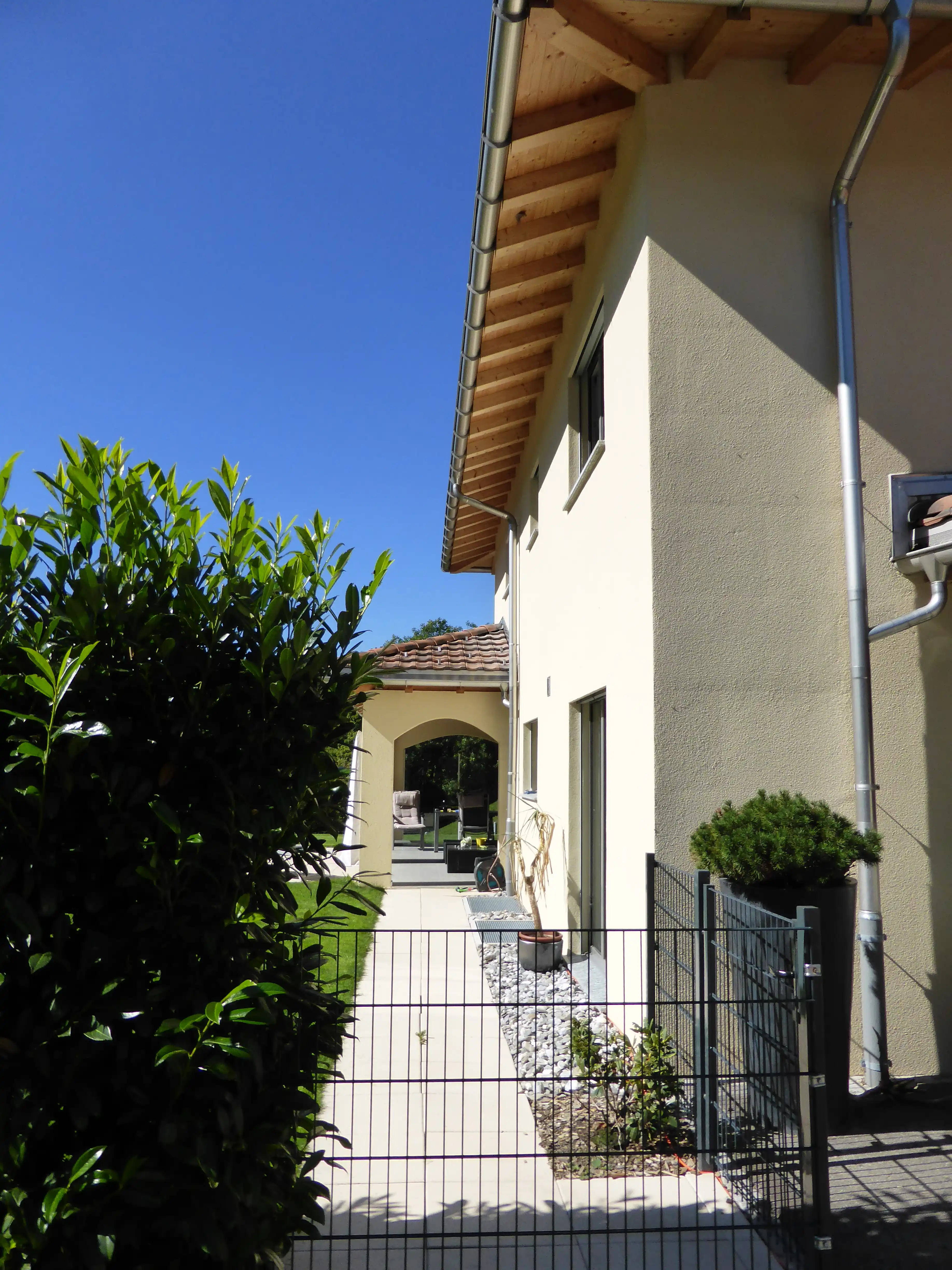 Neubau Einfamilienhaus Seewis mit metiterranem Flair - Niggli Architektur Grüsch