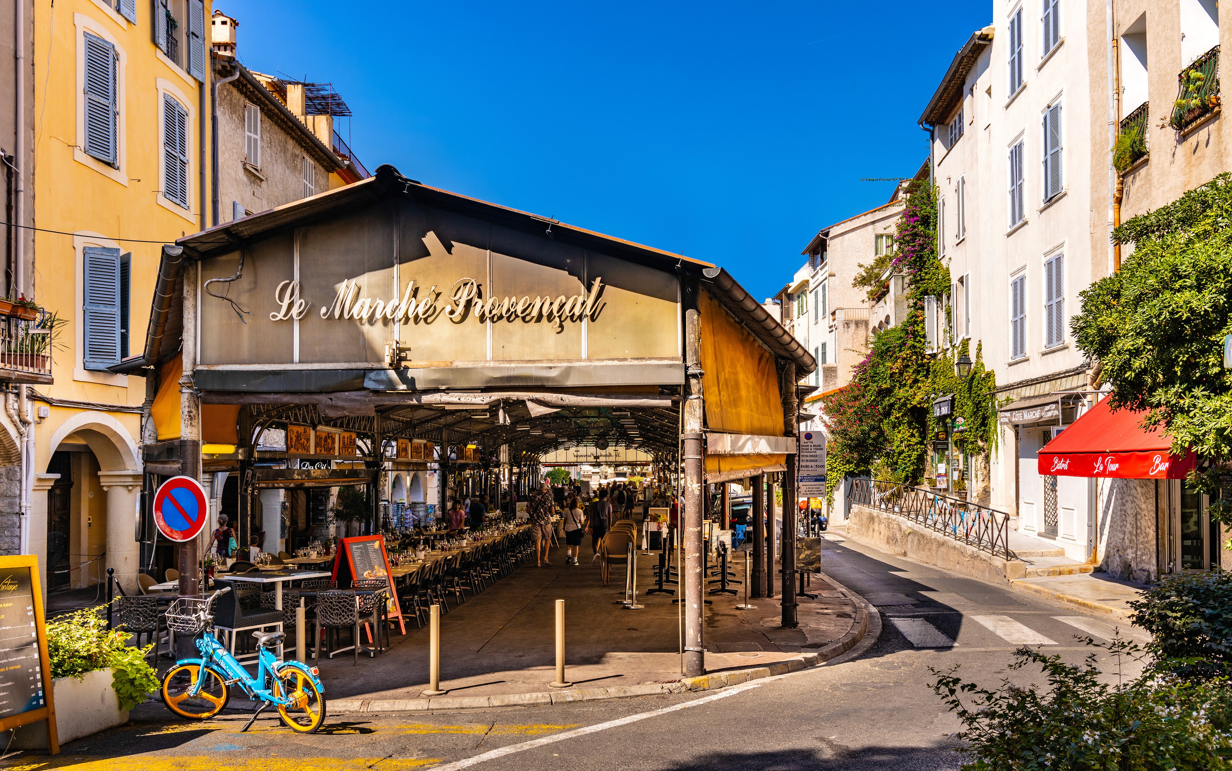 Street entrance to Le Marché Provençal in Antibes