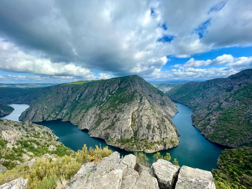 Cañones del sil en su pico