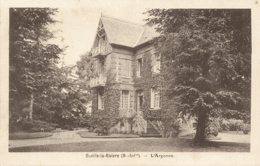 Vue ancienne de la villa L’Argonne à Ouville-la-Rivière en Seine-Maritime, entourée de son parc arboré au début du XXe siècle