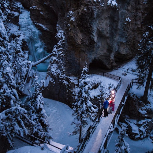 Discover Banff Tours - Evening Johnston Canyon Icewalk