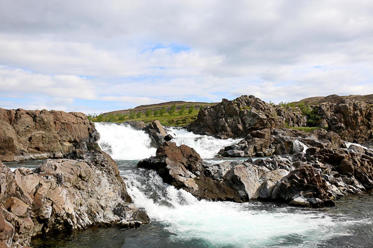 Gianni Waterfall at Hotel Bifrost