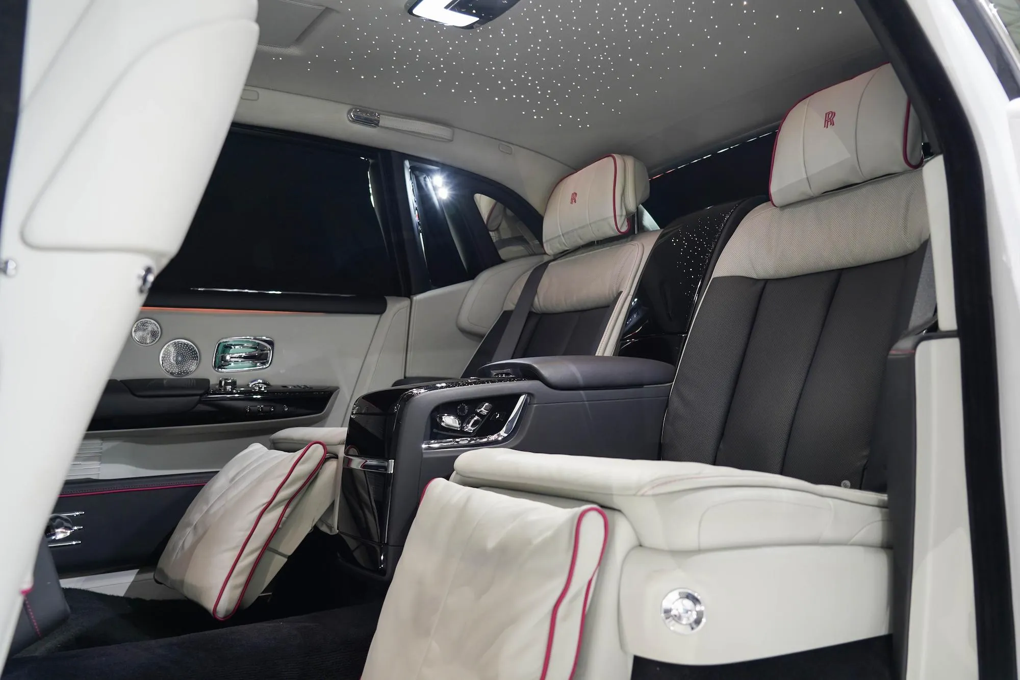 Rear seats interior of Rolls-Royce Phantom Series II 2024, executive seating with ultimate legroom and luxury materials