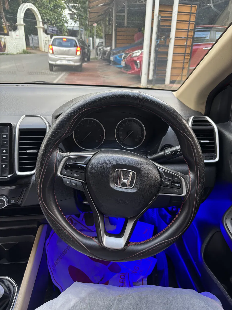 city-5th-gen-v-mt-img2