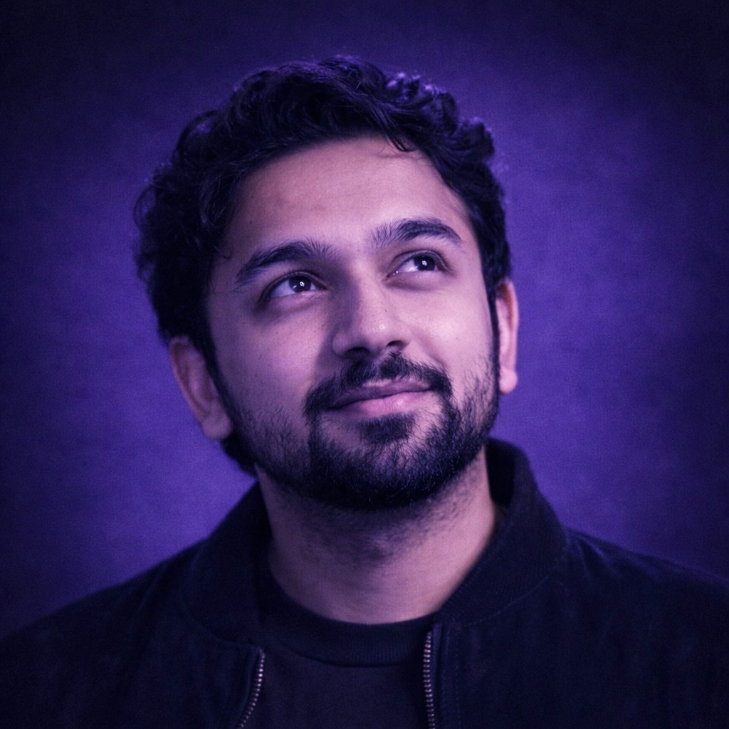 EarlyBird logo — minimal white bird icon on transparent background.