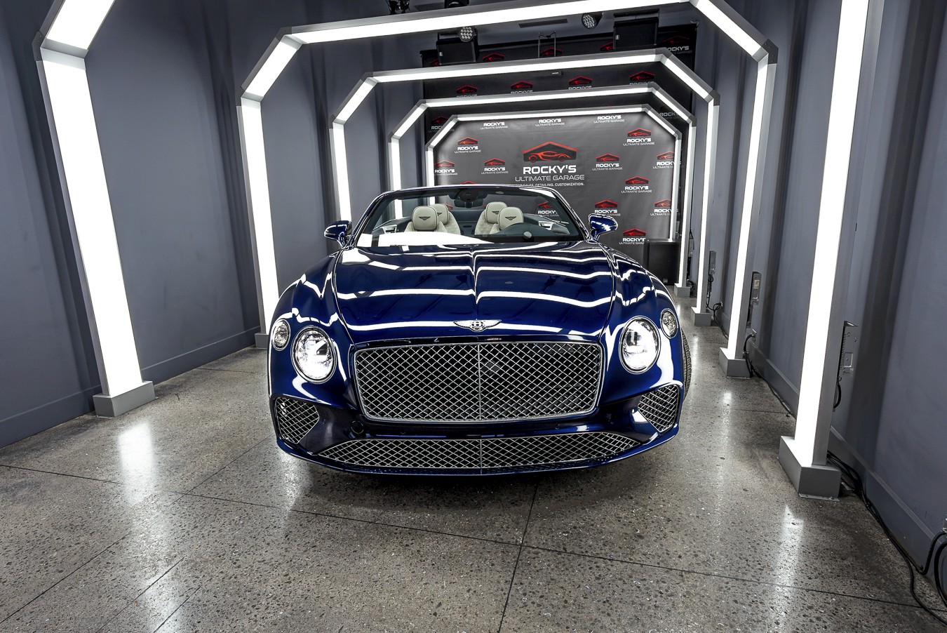 2022 Bentley Continental GT V8 Convertible, photo 2