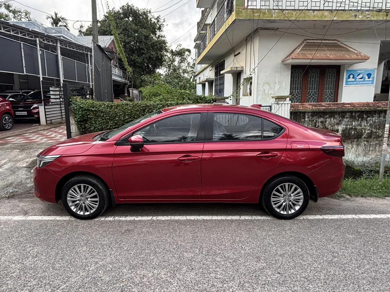 city-5th-gen-v-mt-img1