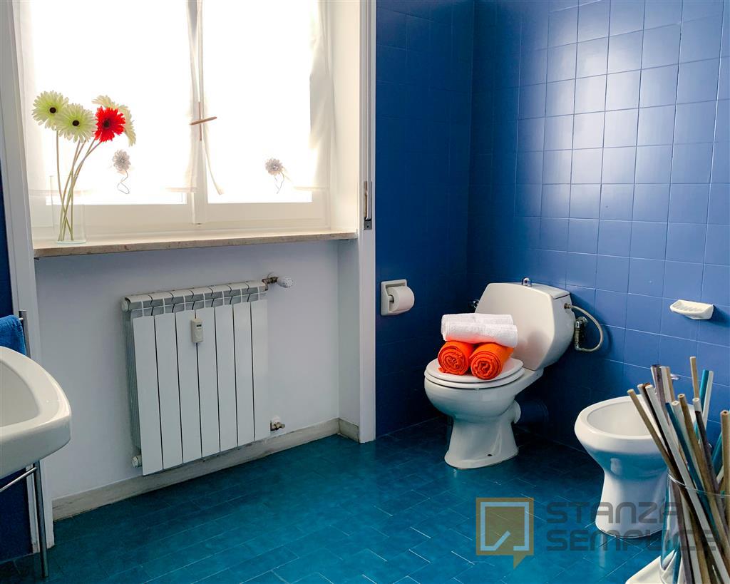 10 sqm room in Via Massimo d'Azeglio, Torino
