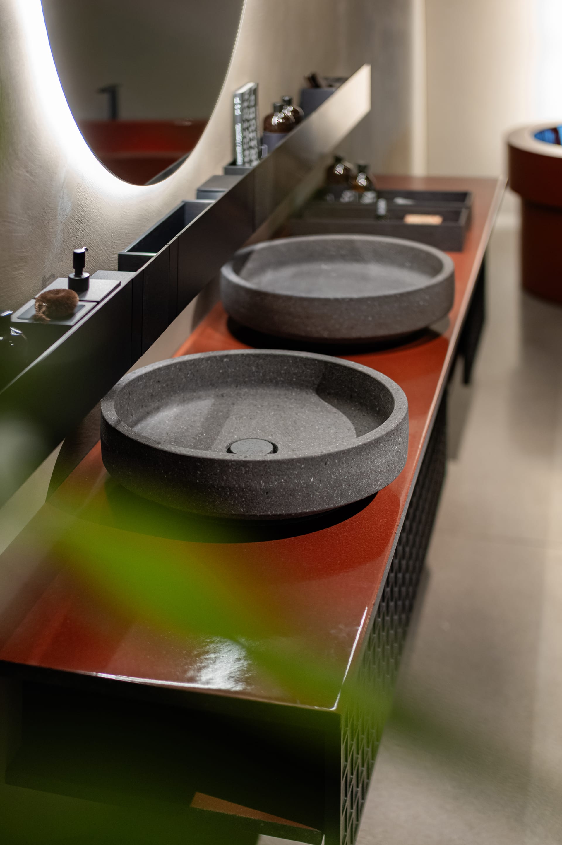 Lavabi Cenote lava su Bloque in Pietra lavica smaltata