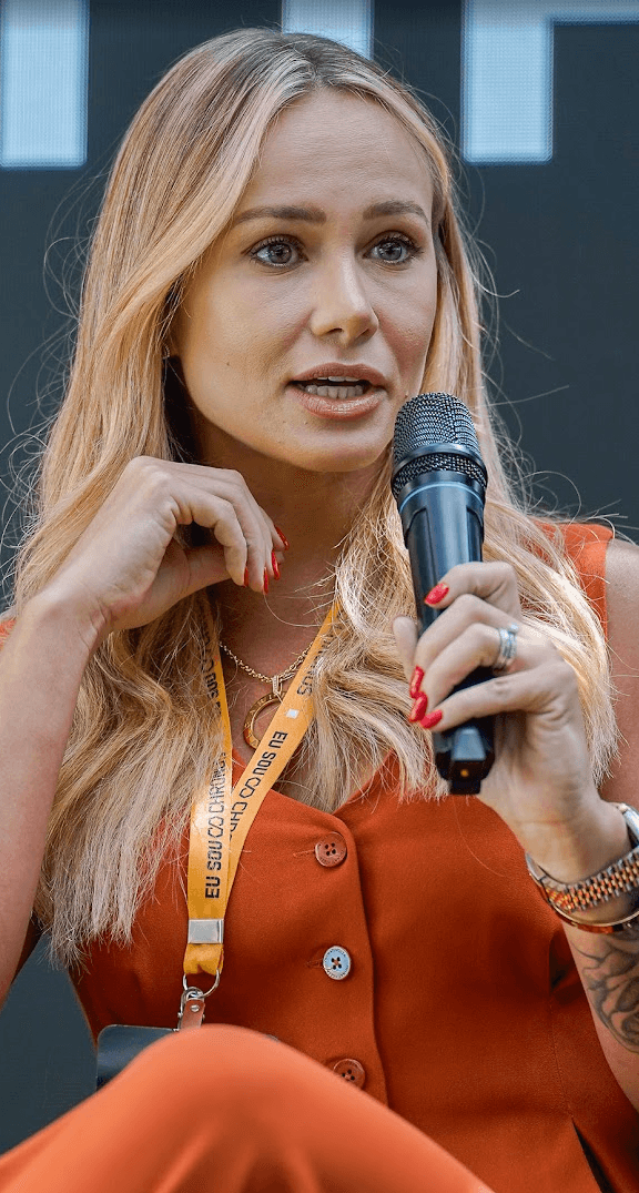 Luiza Clara na Mansão Chronos