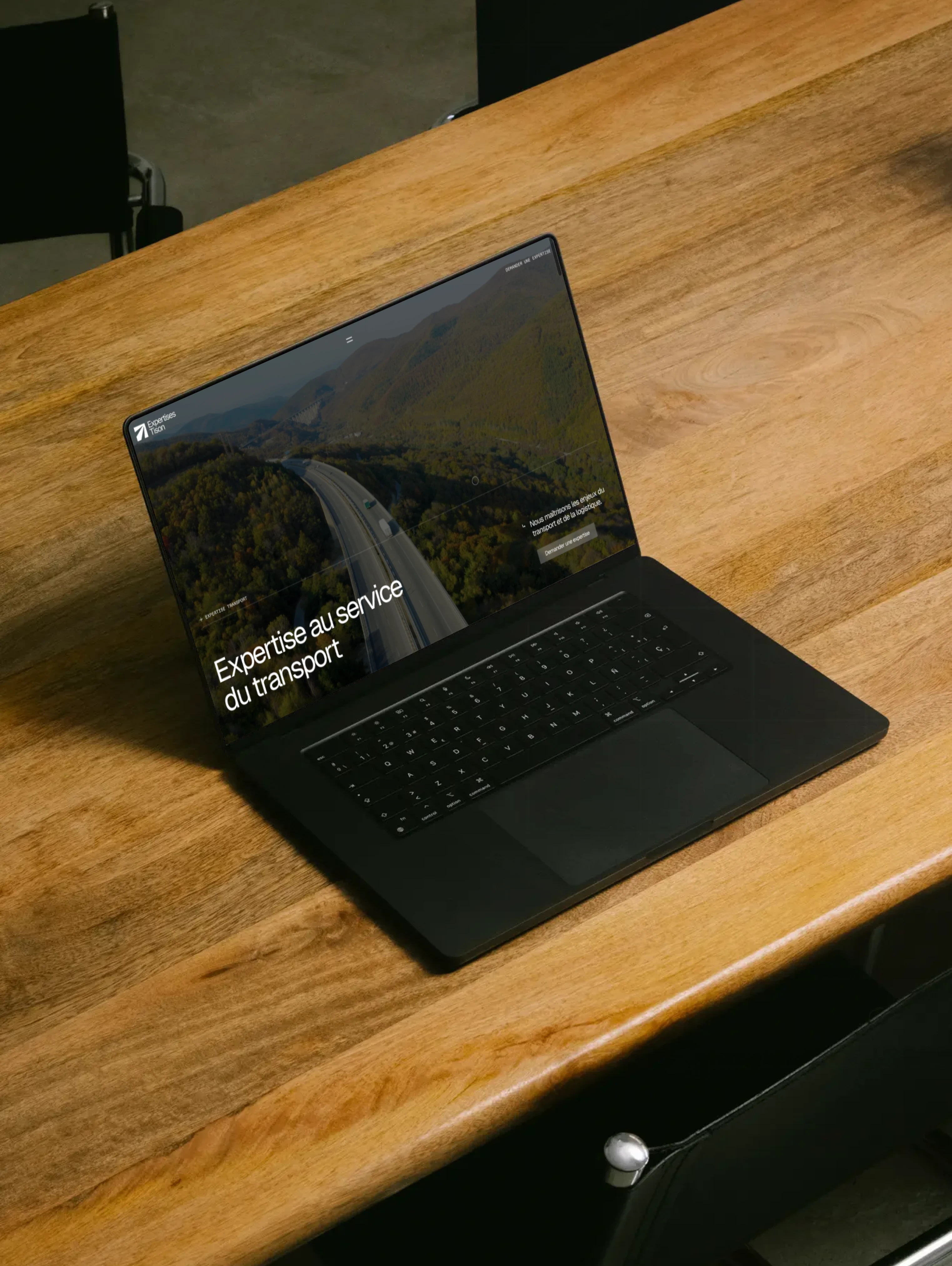 Ordinateur avec preview d'un site internet