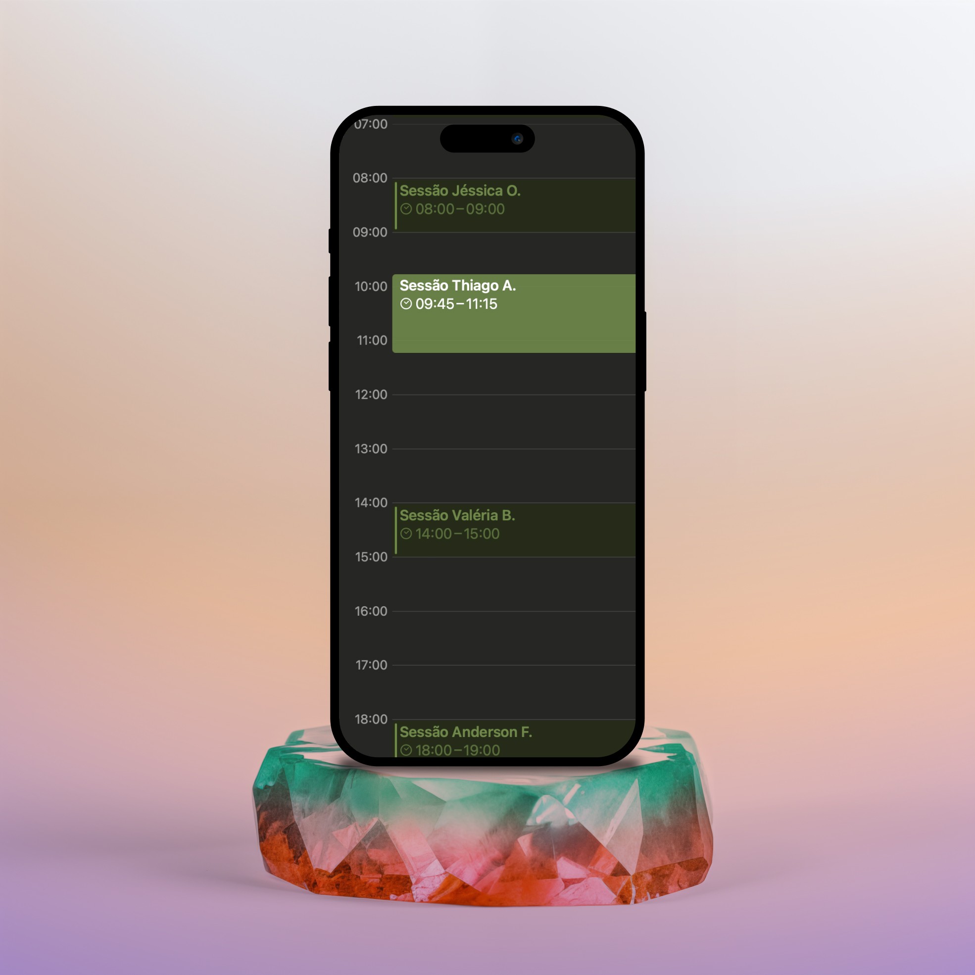 Tela de um smartphone exibindo uma agenda digital com compromissos agendados ao longo do dia. Entre os eventos listados estão algumas sessões.