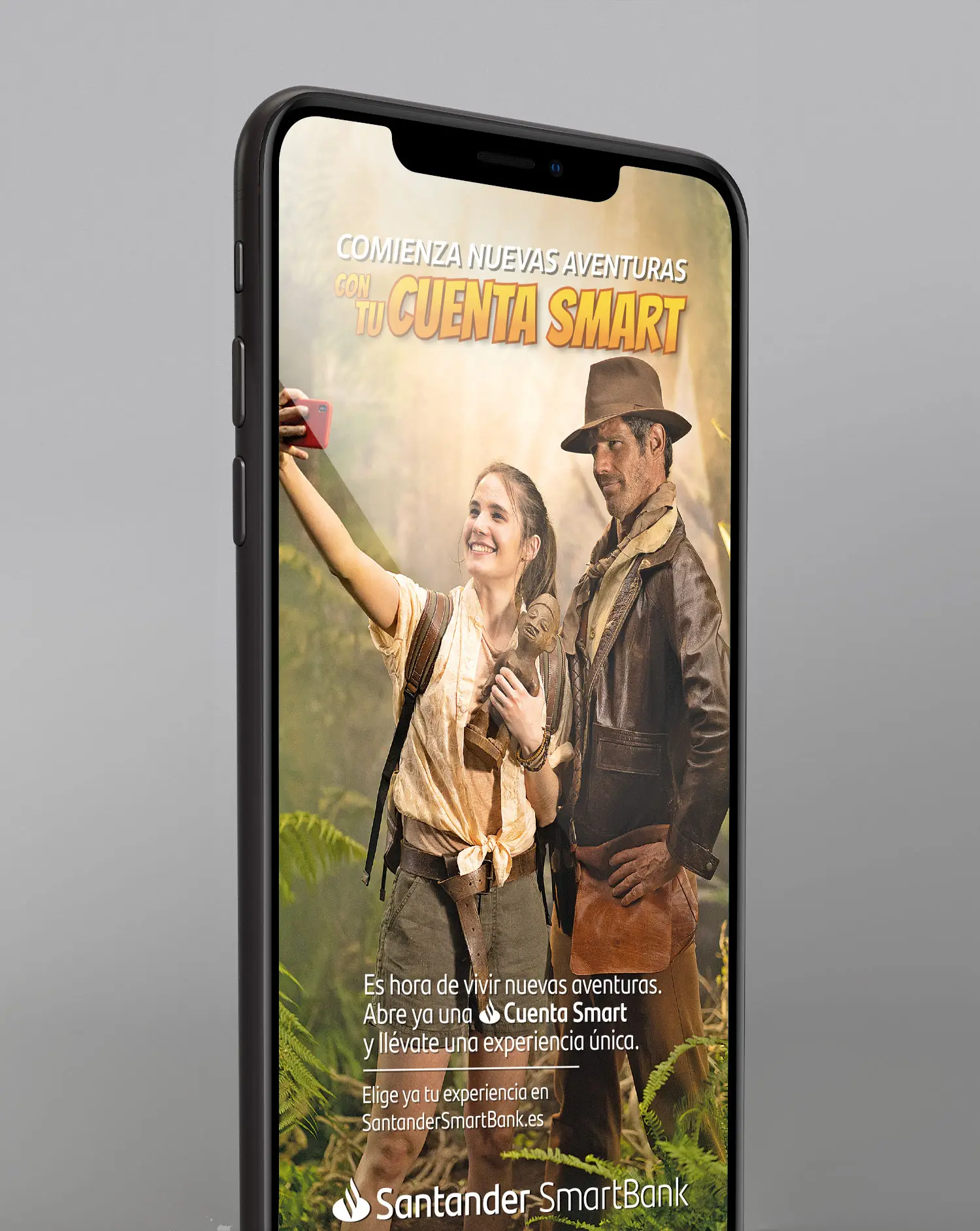 Portfolio Thankium: Promo Santander SmartBank en pantalla de smartphone, inicia aventuras con Cuenta Smart.