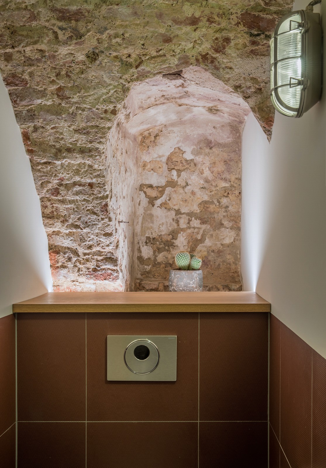 Positive Space, Madonna - toilet