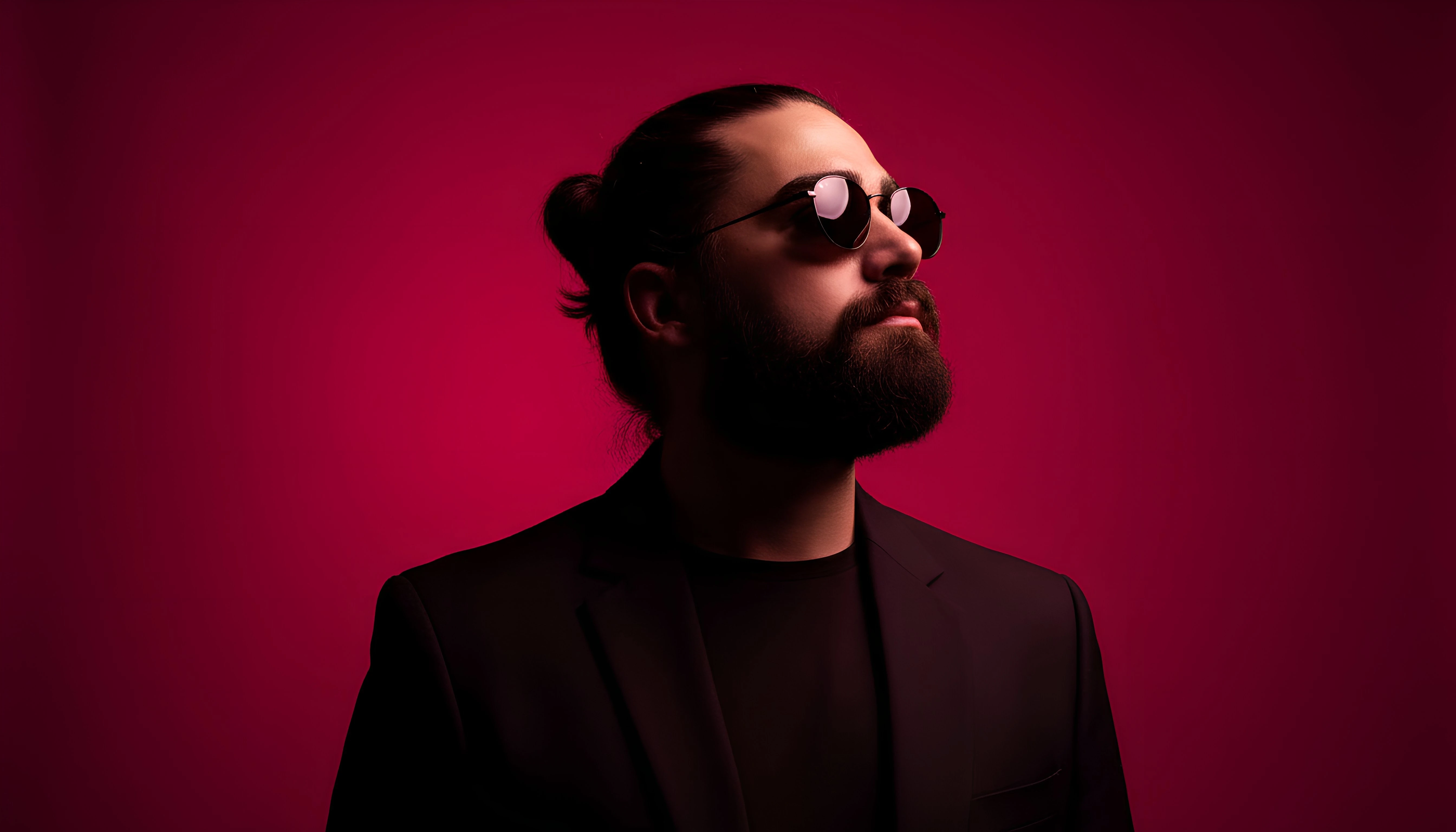 "Mani Dastgerdi, the Narrative Architect and Creative Director, in a professional portrait. Located next to the 'Strategic Answers to Key Questions' section, emphasizing his personal expertise and approach to transforming complex brand messages for US/EU B2B cliens