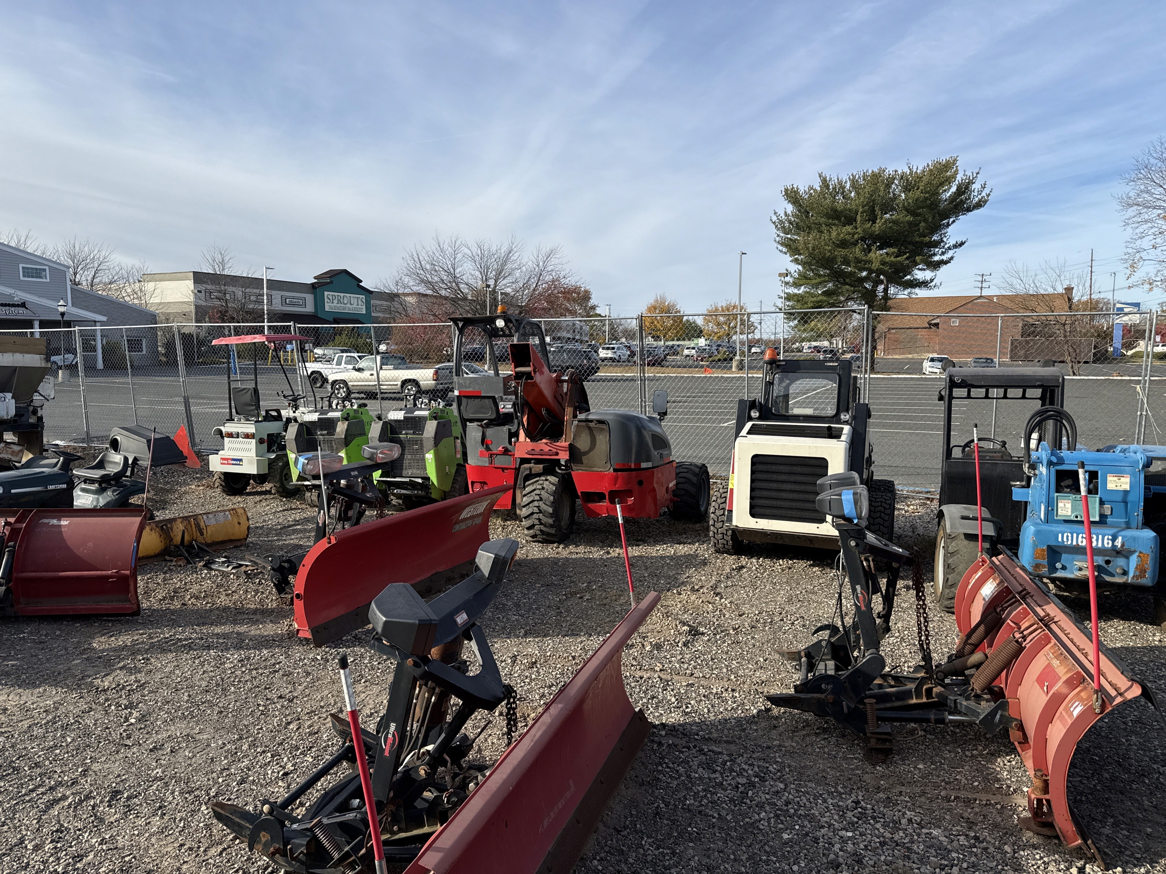 CONSTRUCTION & JOBSITE EQUIPMENT, HEAVY MACHINERY, TRUCKS - 3