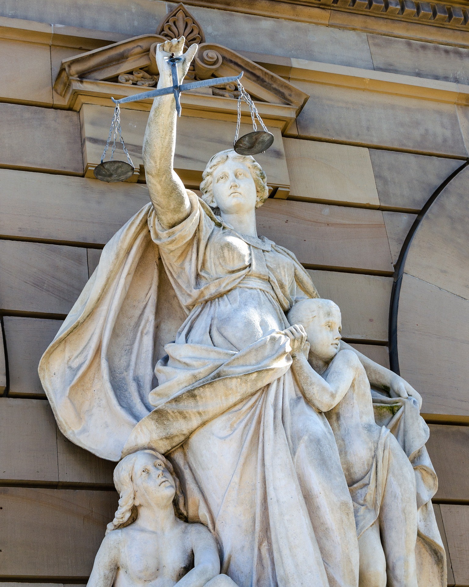 Justitia Statue