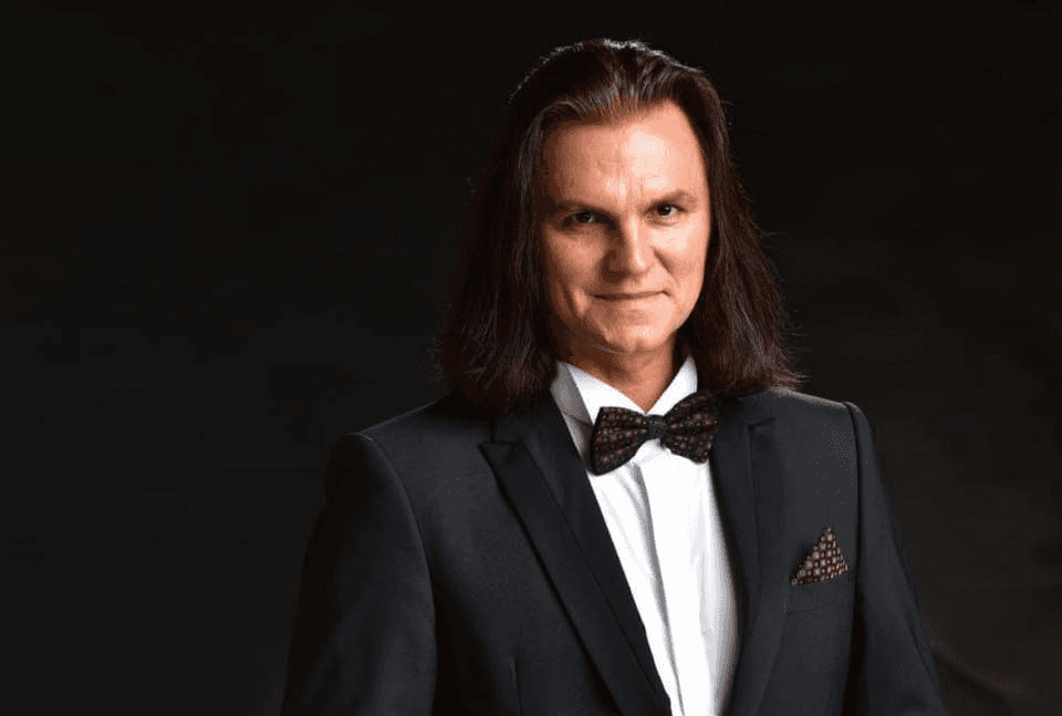 female photographer with red hair