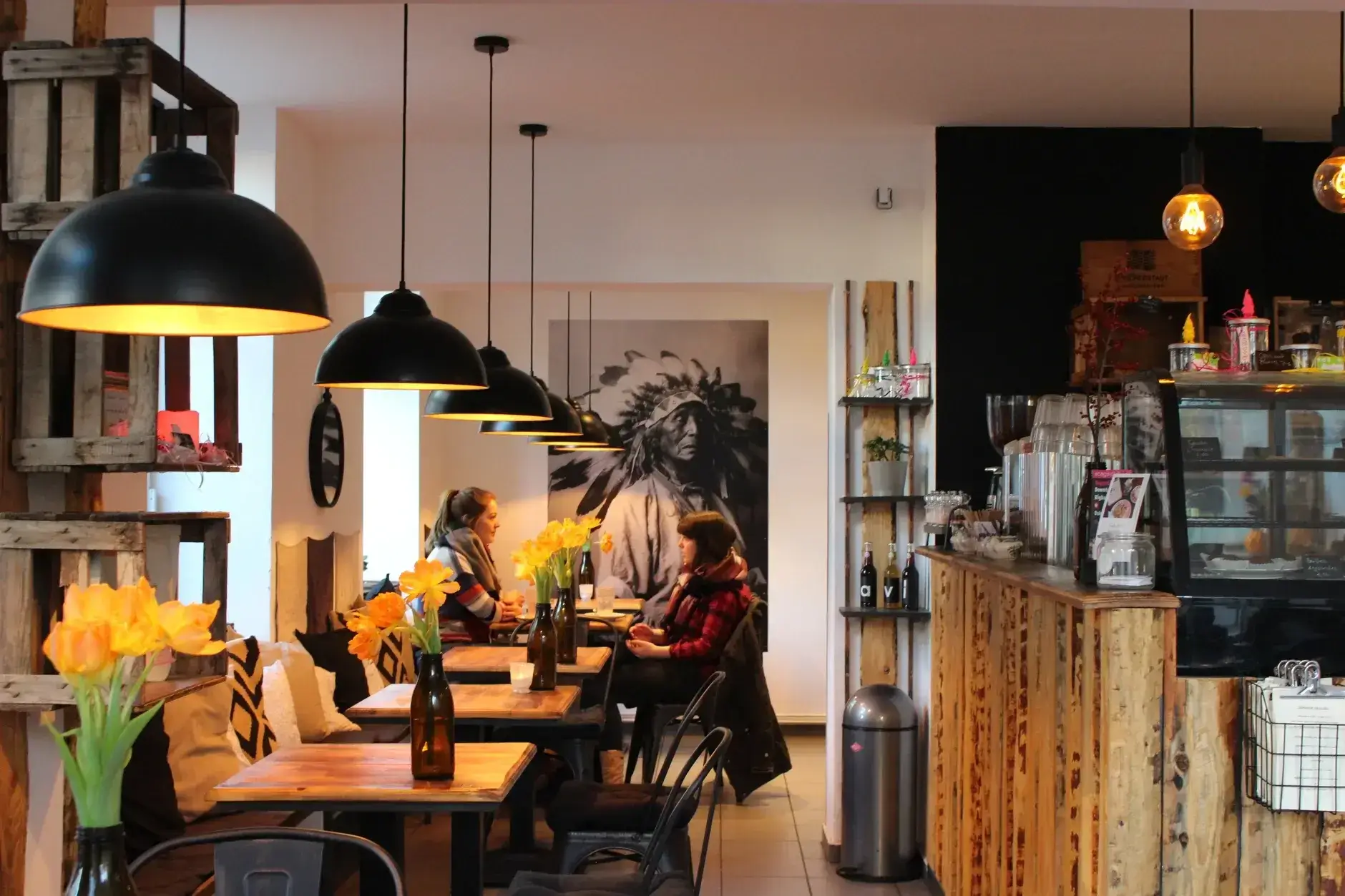 Innenraum am Abend mit Lichtstimmung