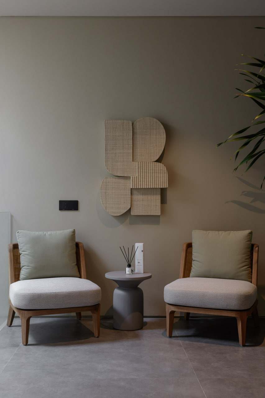 A completed 4-bedroom freehold villa in a private riverside compound in Pererenan, Canggu