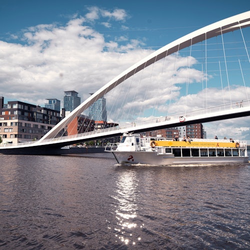 路线经过Isoisänsilta大桥。