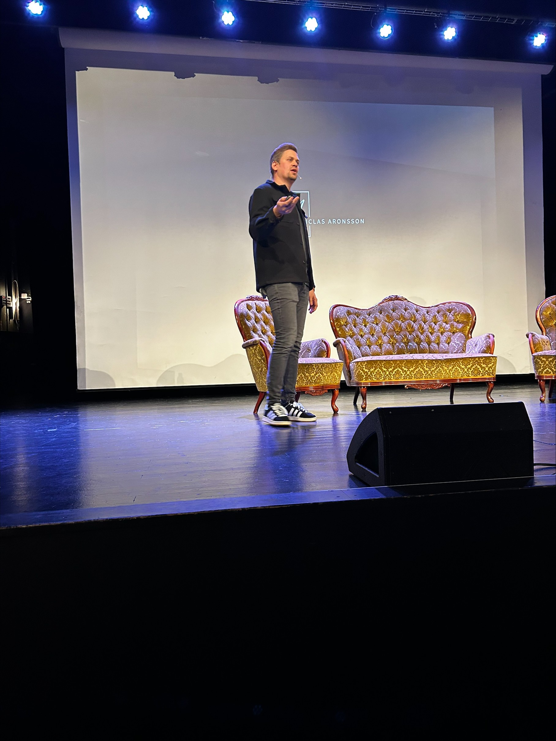 Dynamic picture of a cyclist riding downhill