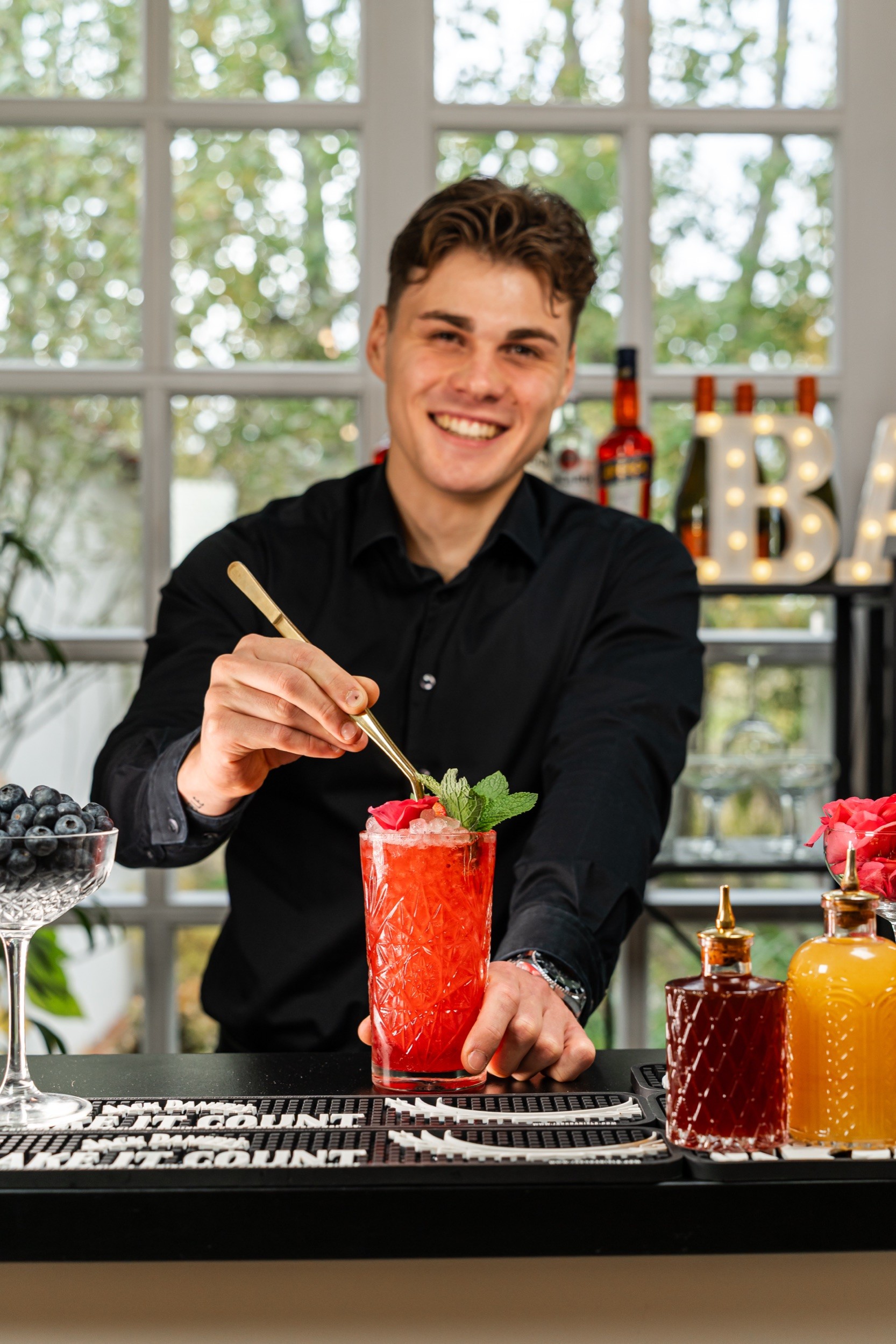Sesja zdjęciowa BARTENDER WEDDING ATELIER 5