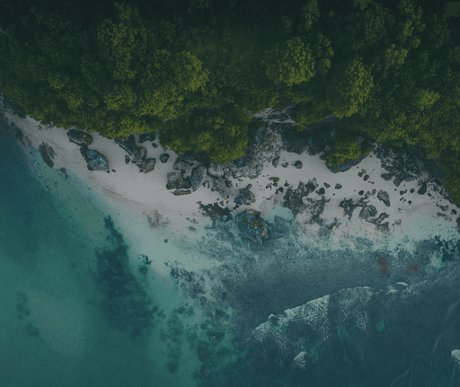 Image de mer et terre vu du ciel