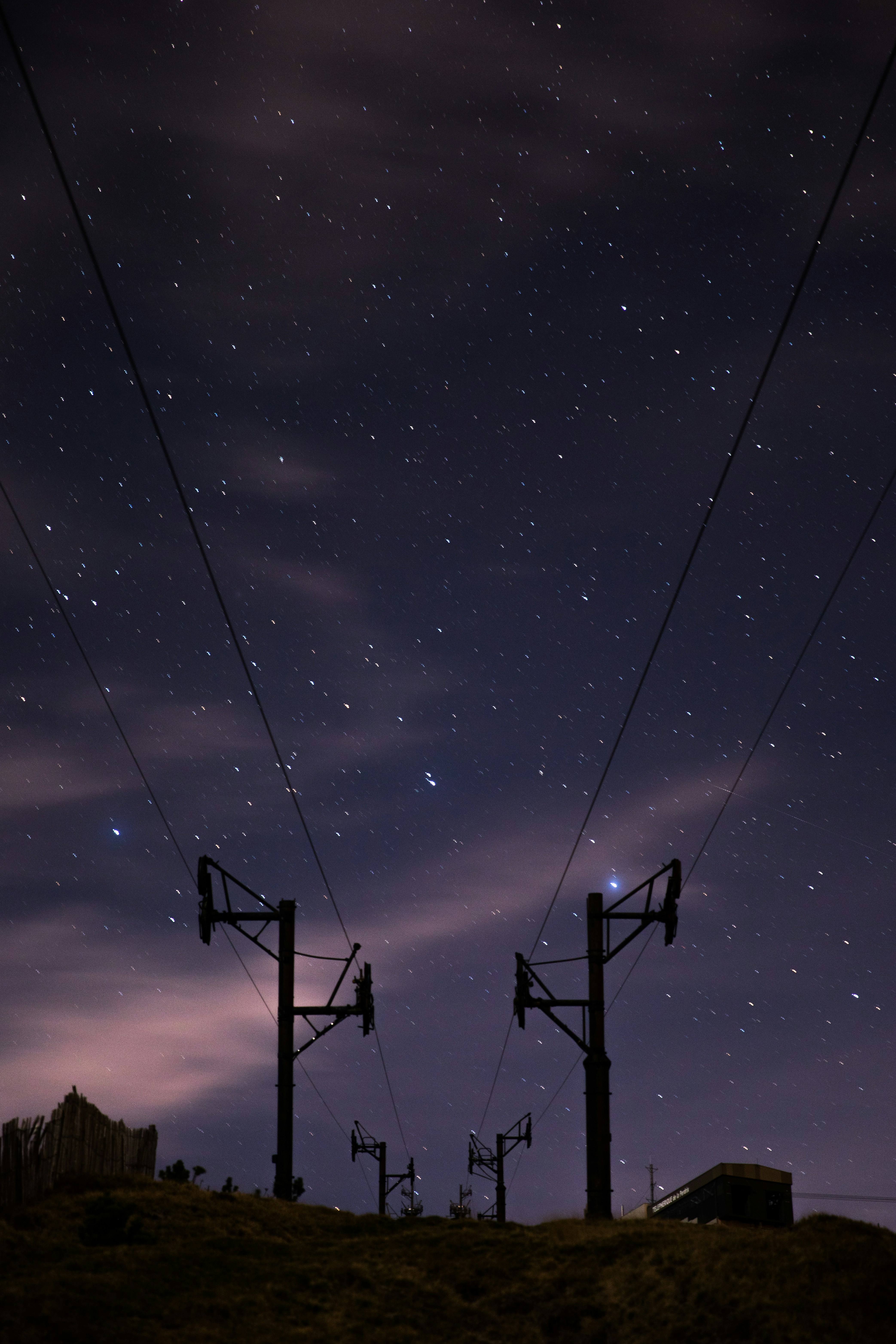 Pôles électriques de nuit