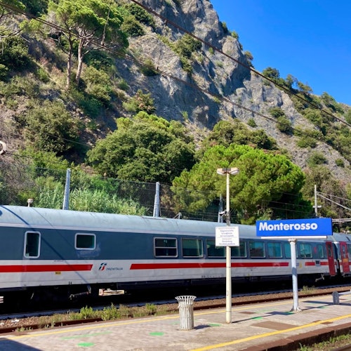 Cinque Terre Express: Biglietti del treno da/per La Spezia e Monterosso disponibili a Manarola