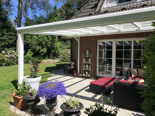 Terrassendach-freistehend-weiß-Galgen