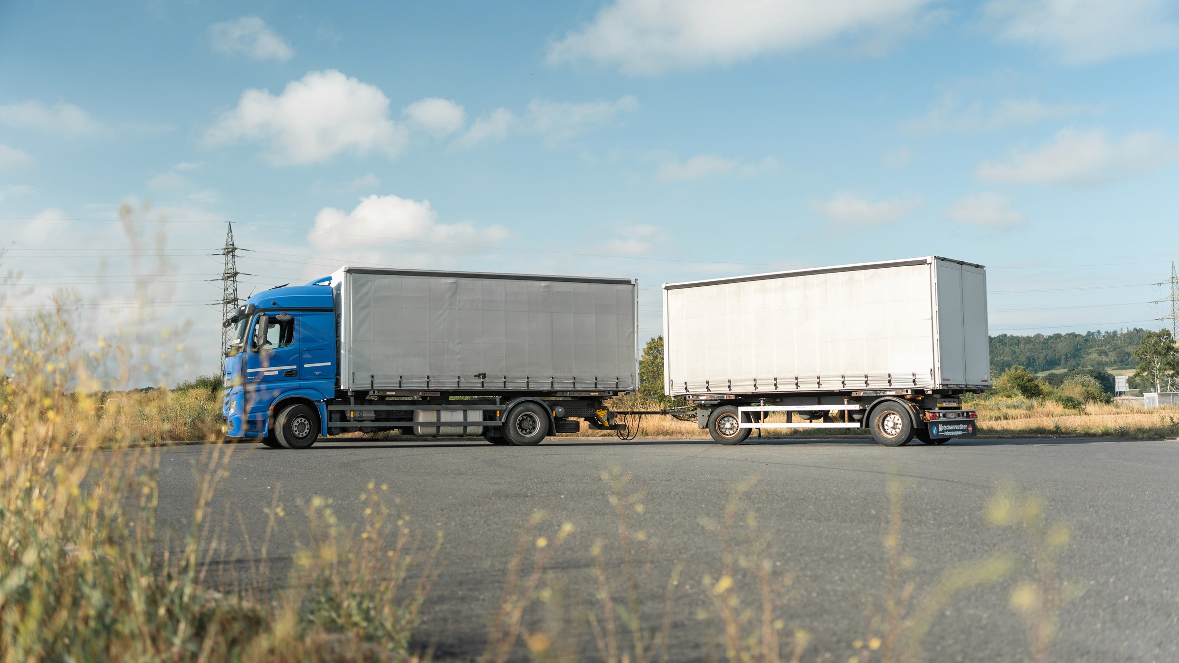 Mercedes Actros 1842 beim Rangieren – praxisnahe LKW-Fahrausbildung.