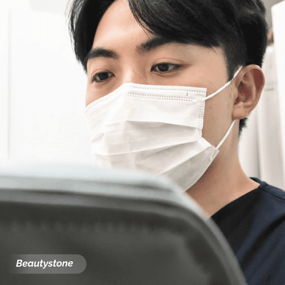 올여름 반바지를 위한 필수 조건: 통증은 줄이고 유지력은 높인 남성 다리 제모