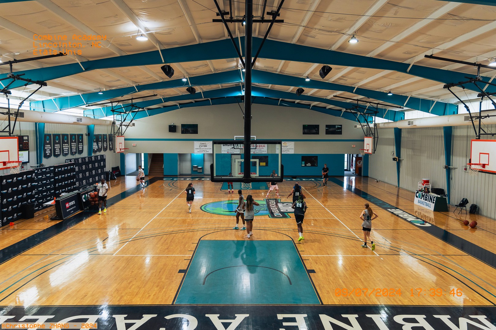 Terrain de basket de la Combine Academy