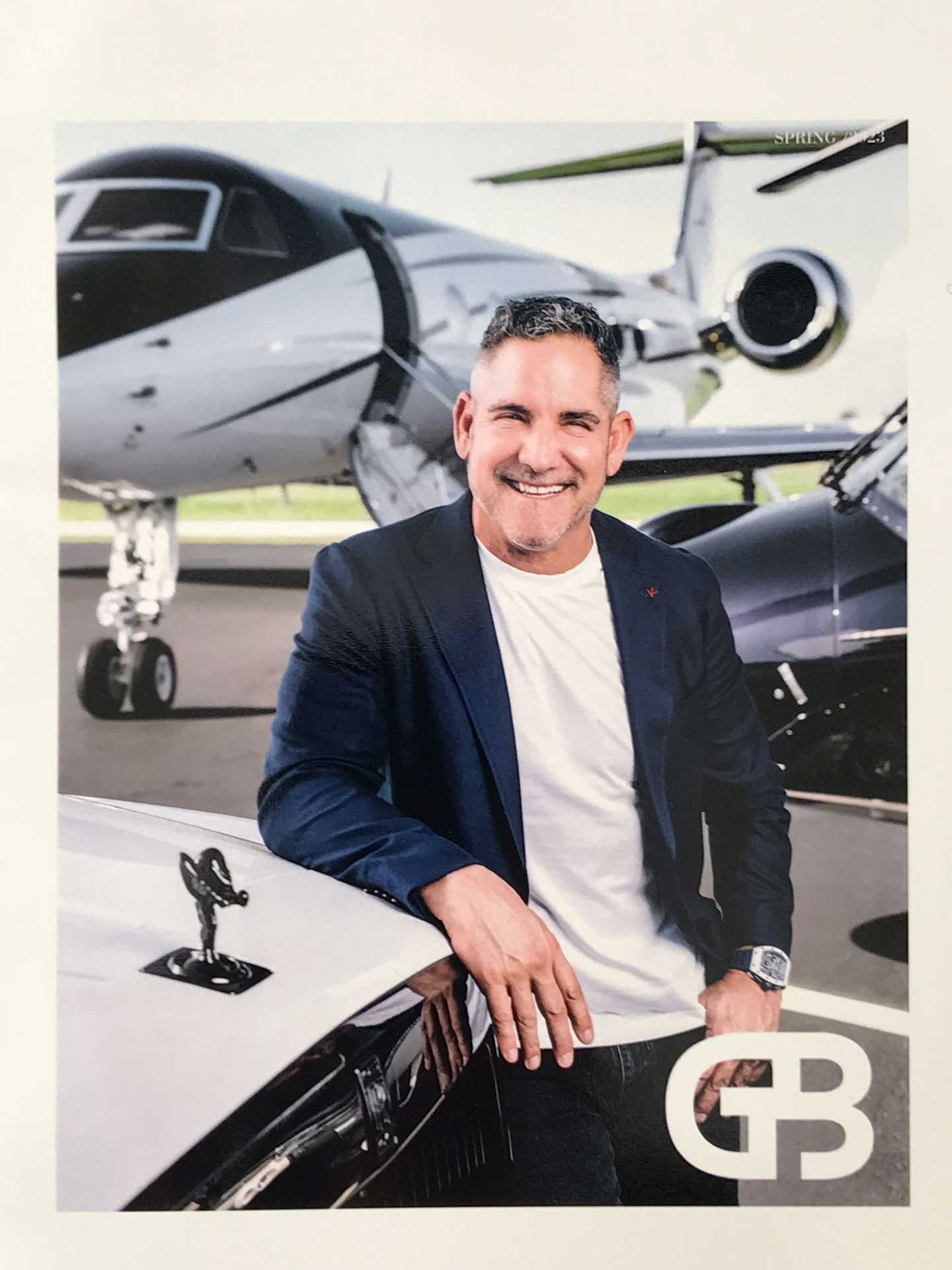 ARES Modena, Art Basel Miami 2022 colaborando con la artista DanielaBoo para pintar el modelo ARES S1 Coupé en el Miami Design District. 3 centros: Aeropuerto Internacional de Bolonia, Milán y Londres.