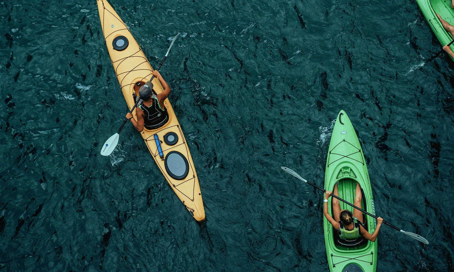 canoe in acqua