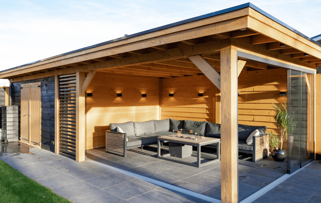 Veranda en glazen schuifdeuren - Dugreja Houtbouw