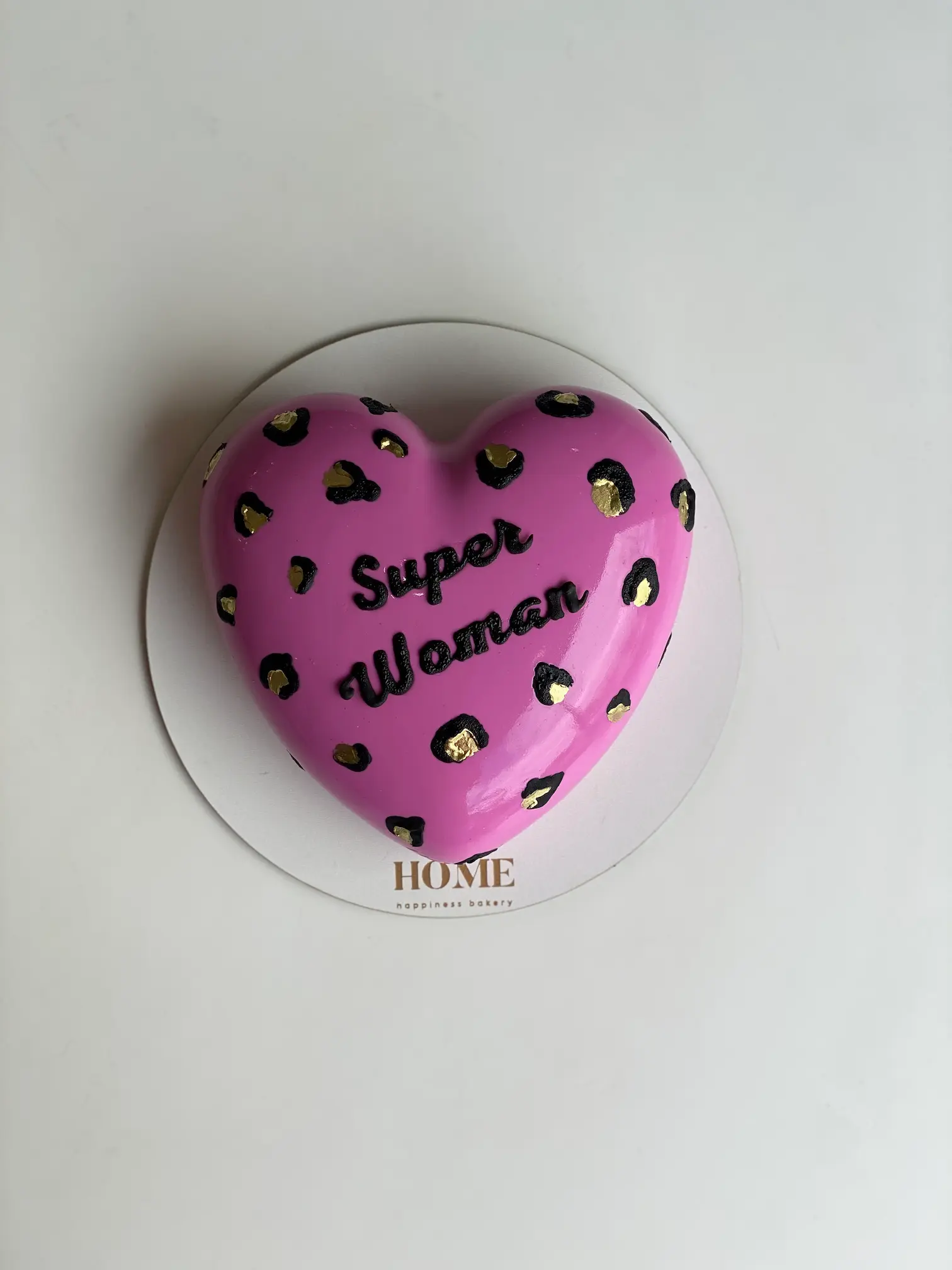 a person swimming in the water with grass