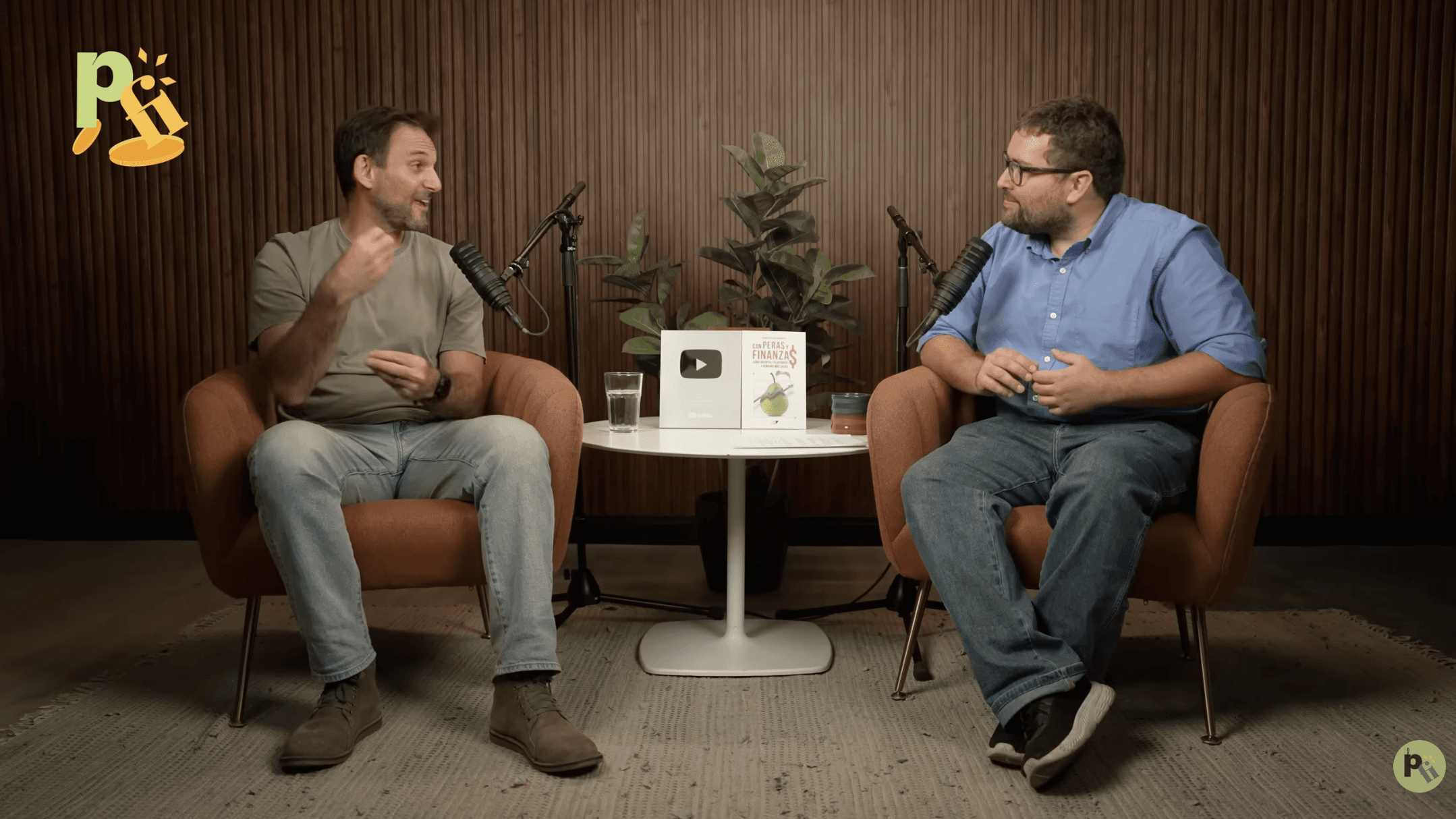 illustración de un contador con billetes y pagando impuestos