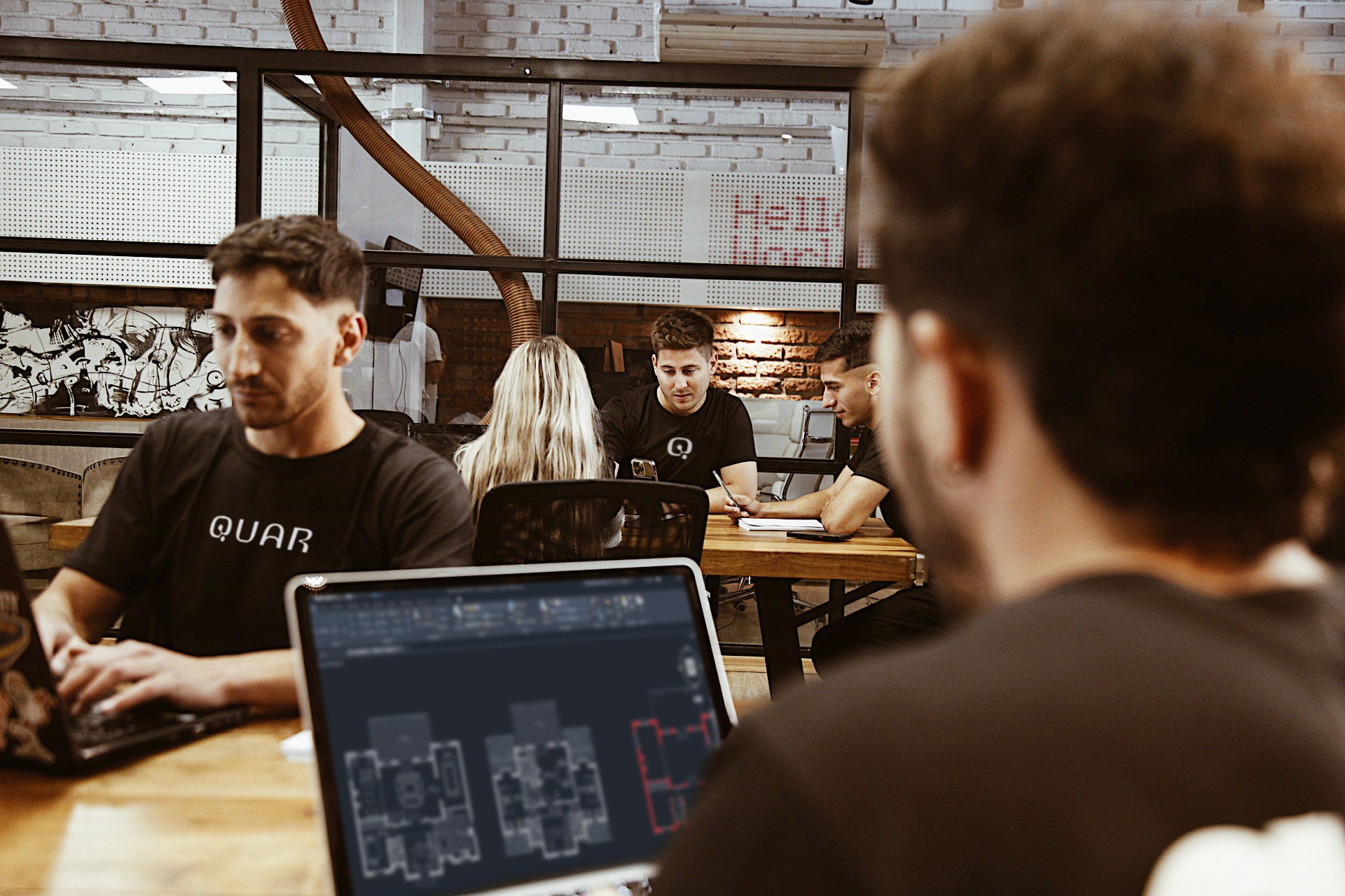 QUAR TEAM WORKING