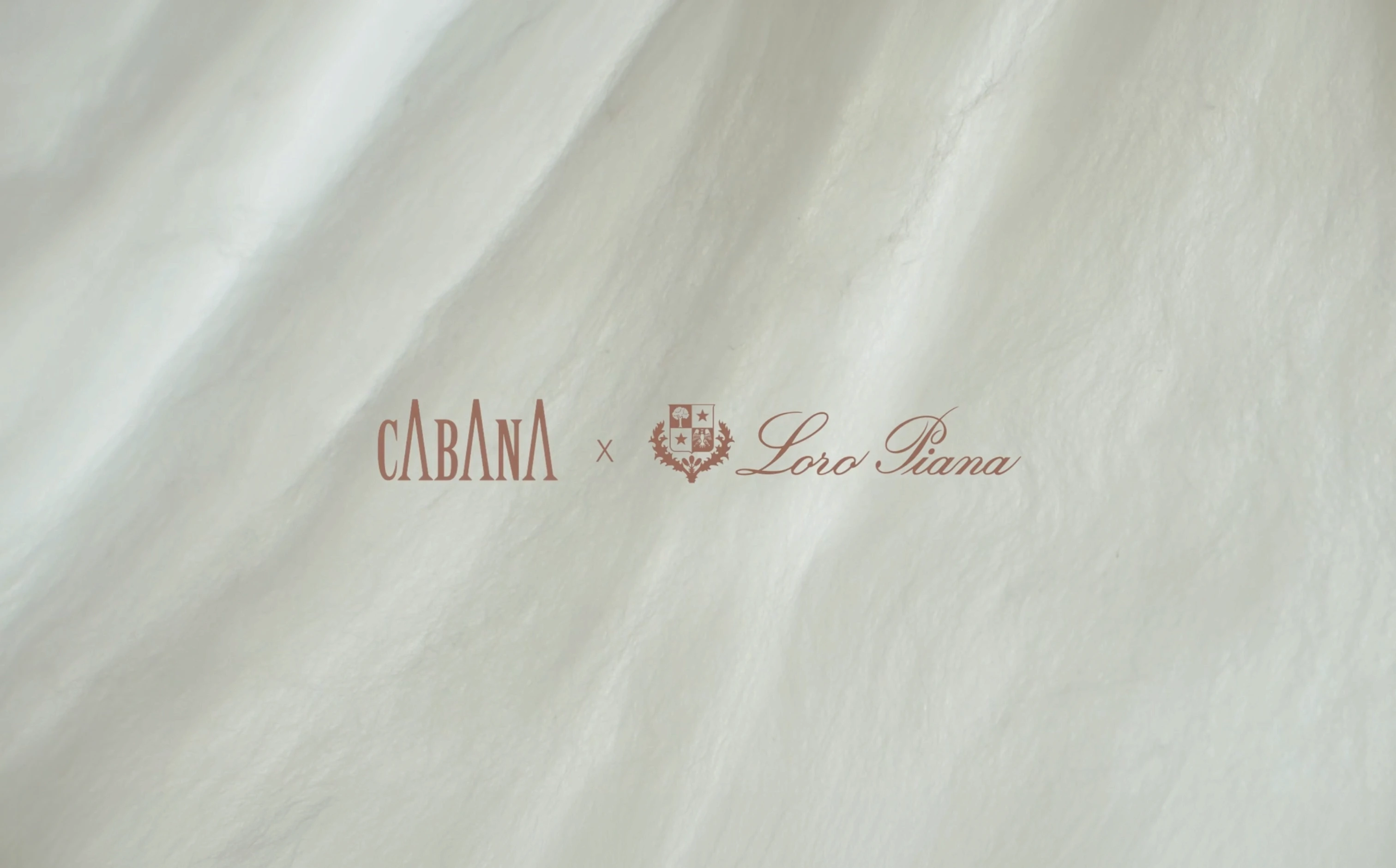 A Story of Italian Craft para Loro Piana x Cabana: tercer fotograma de contenido multimedia que muestra composición de interior con objetos y materiales de oficio.
