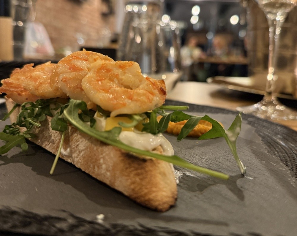 Kolacja w restauracji Niedźwiedzia 25 – idealna na romantyczny weekend rodziców pod Poznaniem