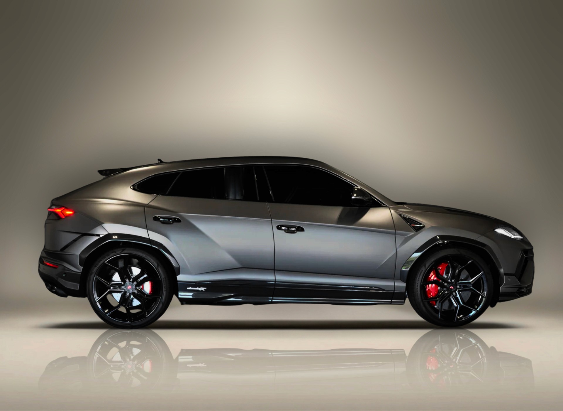 Location Lamborghini Urus Gris à Dubaï – Keyz Rent | SUV