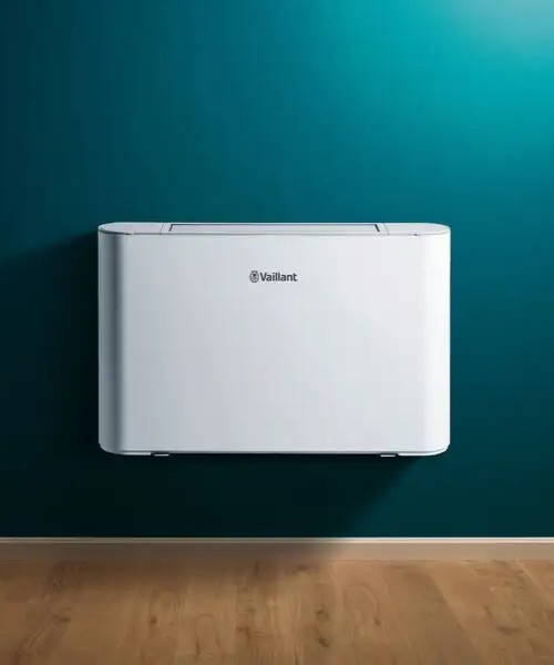 Kompakter Gebläsekonvektor für Wärmepumpen – ermöglicht effizientes Heizen, Kühlen und Entfeuchten in einem Gerät, ideal für Boden-, Wand- und Deckenmontage.