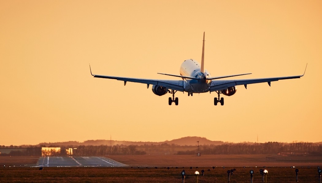 plane landing