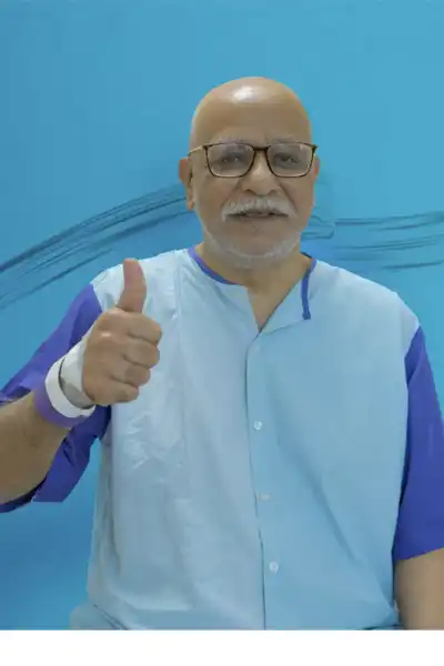 Dr. Tushar Aditya Narain with Mr. Sudhir Parmar after robotic prostatectomy at Max Smart Hospital Saket