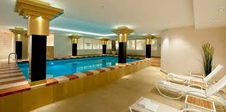 Hallenbad im Hotel MONDI
