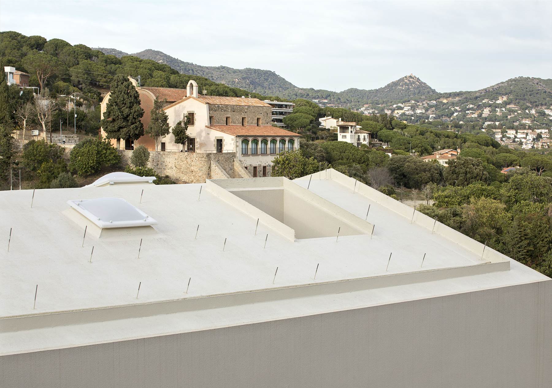 Façana de l'edifici de Roger de flor abans de ser rehabilitada